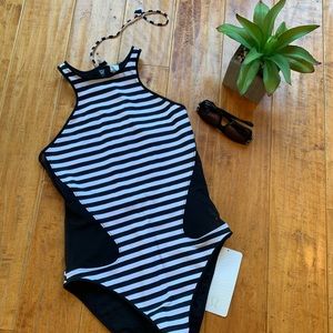 Lululemon Salt Swim Front Racer NWT